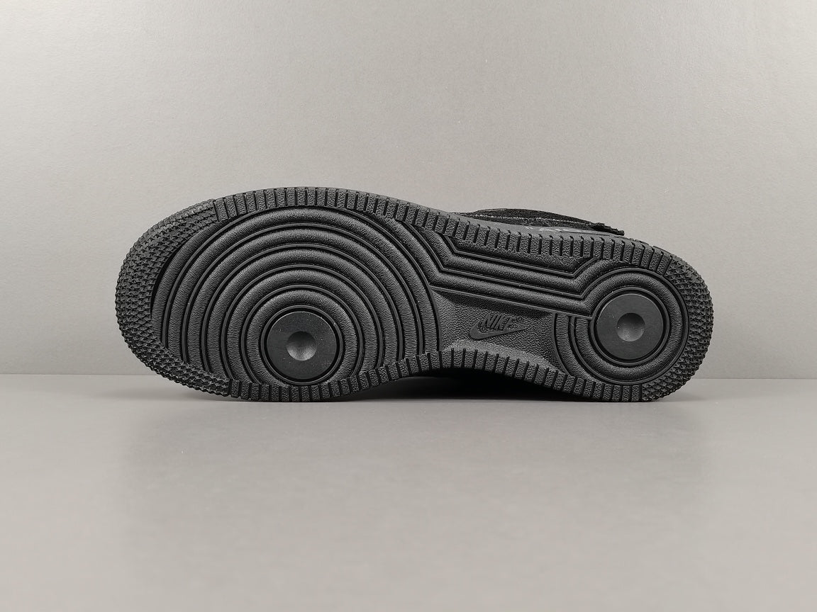 NIKE AIR FORCE 1 x LOUIS VUITTON NOIR/NOIR