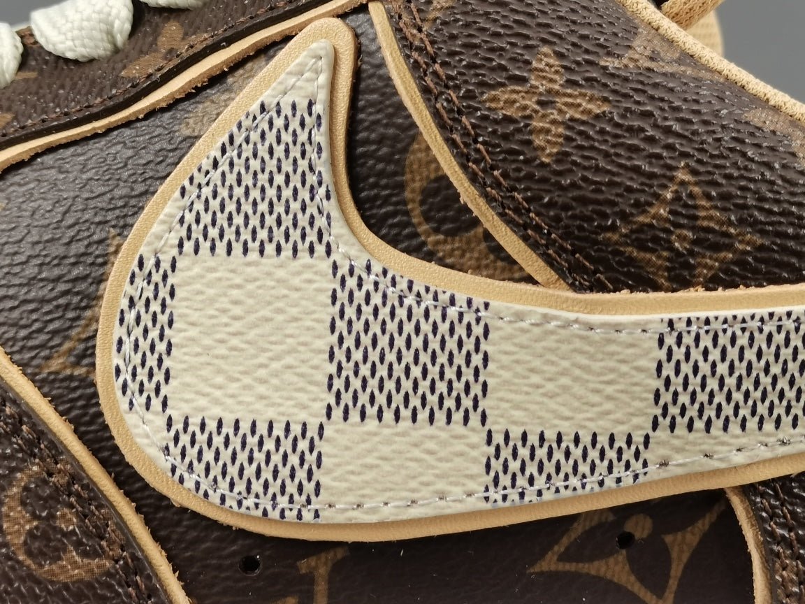 NIKE AIR FORCE 1 x LOUIS VUITTON MARRON