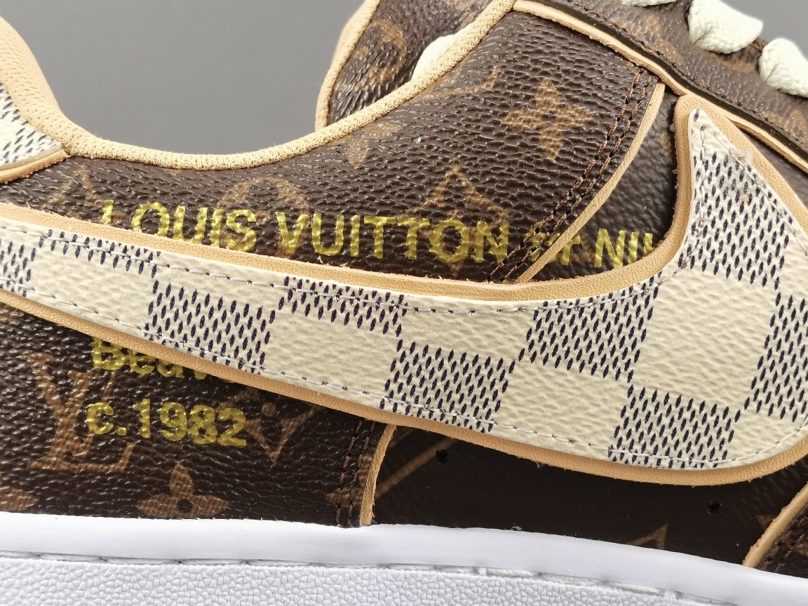 NIKE AIR FORCE 1 x LOUIS VUITTON MARRON