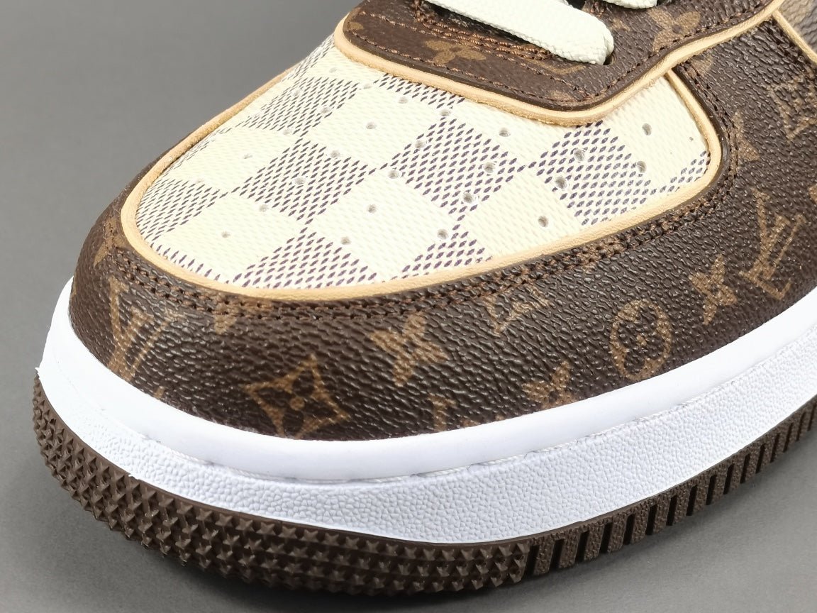 NIKE AIR FORCE 1 x LOUIS VUITTON MARRON