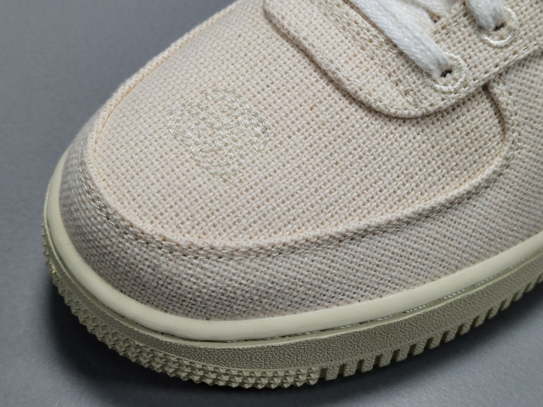 NIKE AIR FORCE 1 x STUSSY FOSSIL