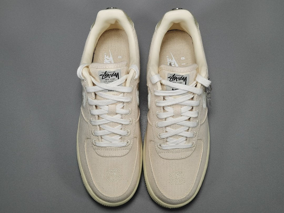 NIKE AIR FORCE 1 x STUSSY FOSSIL