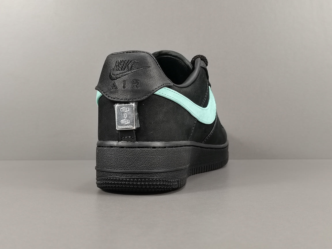 NIKE AIR FORCE 1 x TIFFANY &amp; CO.1837