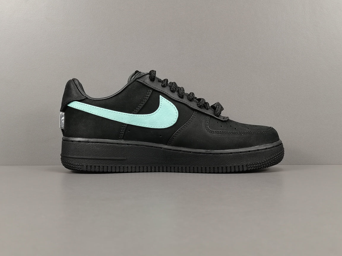 NIKE AIR FORCE 1 x TIFFANY &amp; CO.1837