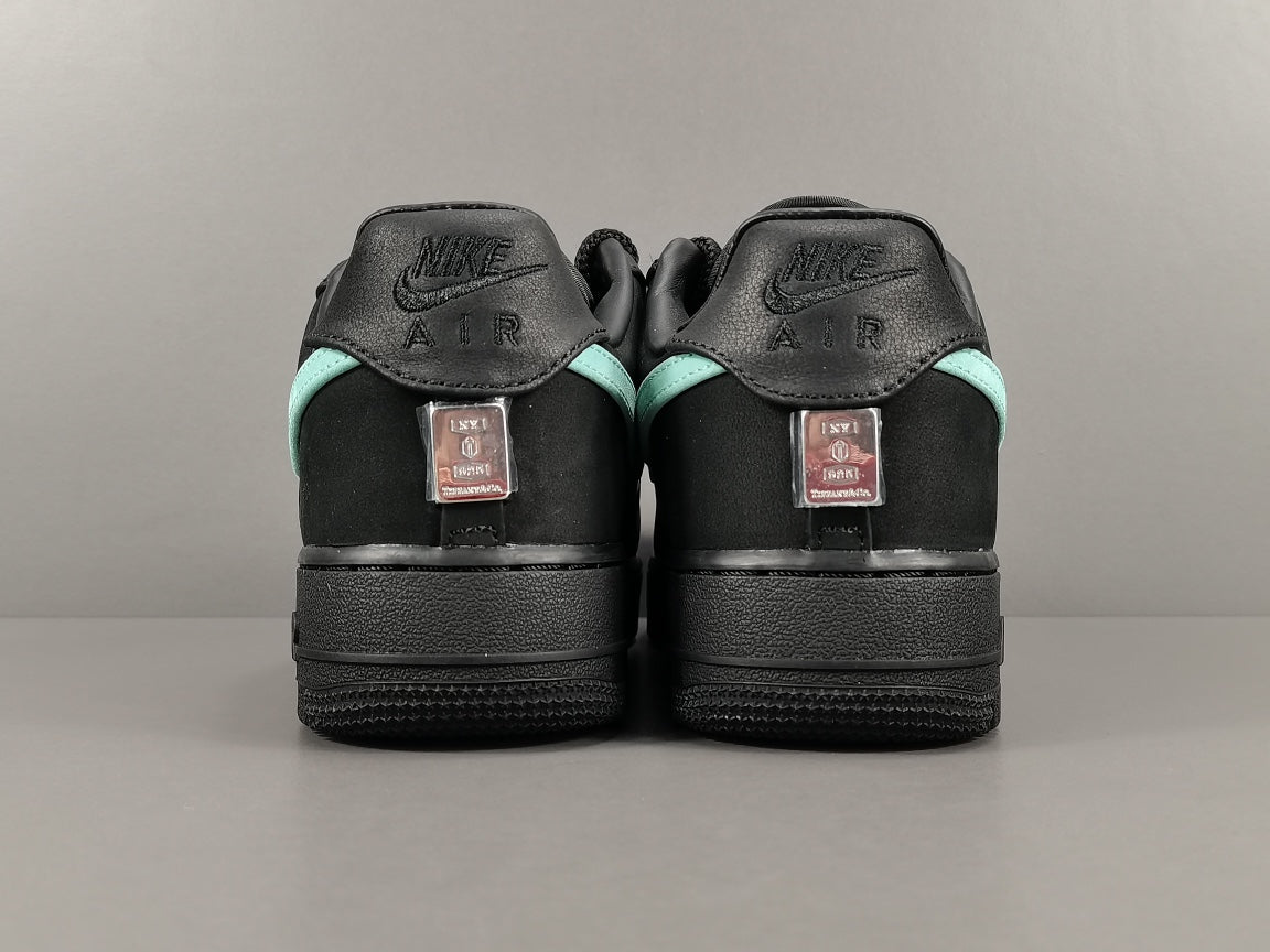 NIKE AIR FORCE 1 x TIFFANY &amp; CO.1837
