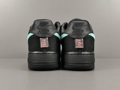 NIKE AIR FORCE 1 x TIFFANY &amp; CO.1837
