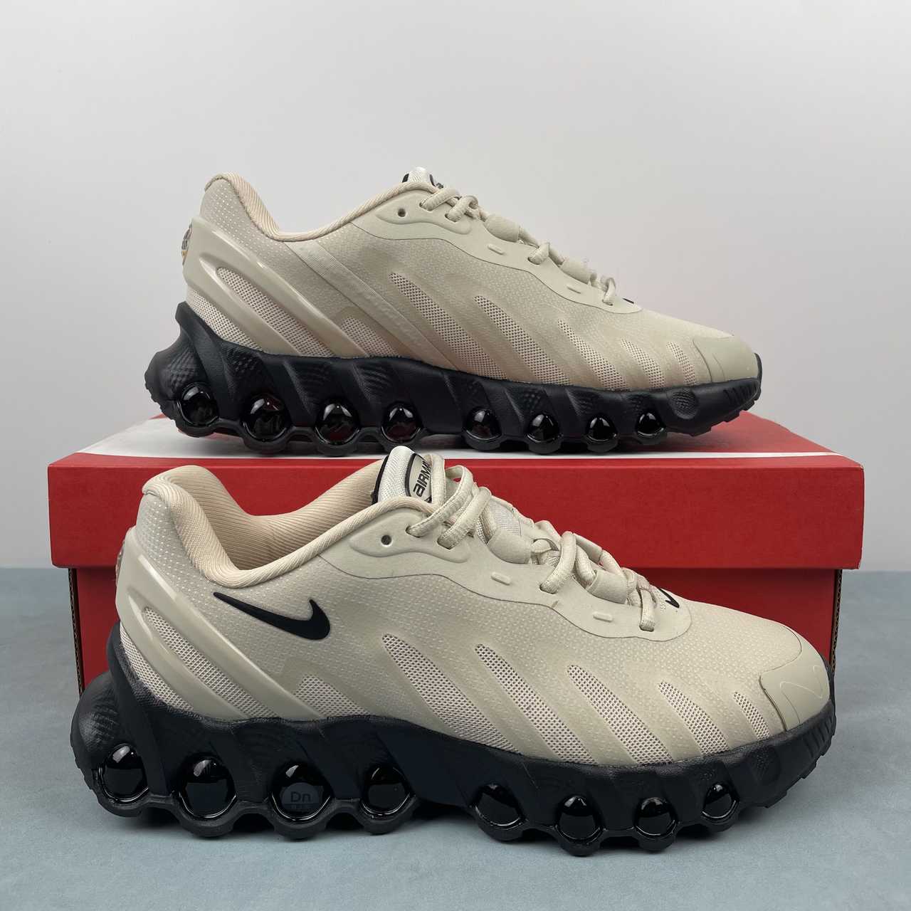 NIKE AIR MAX DN8 x FOSSIL NOIR