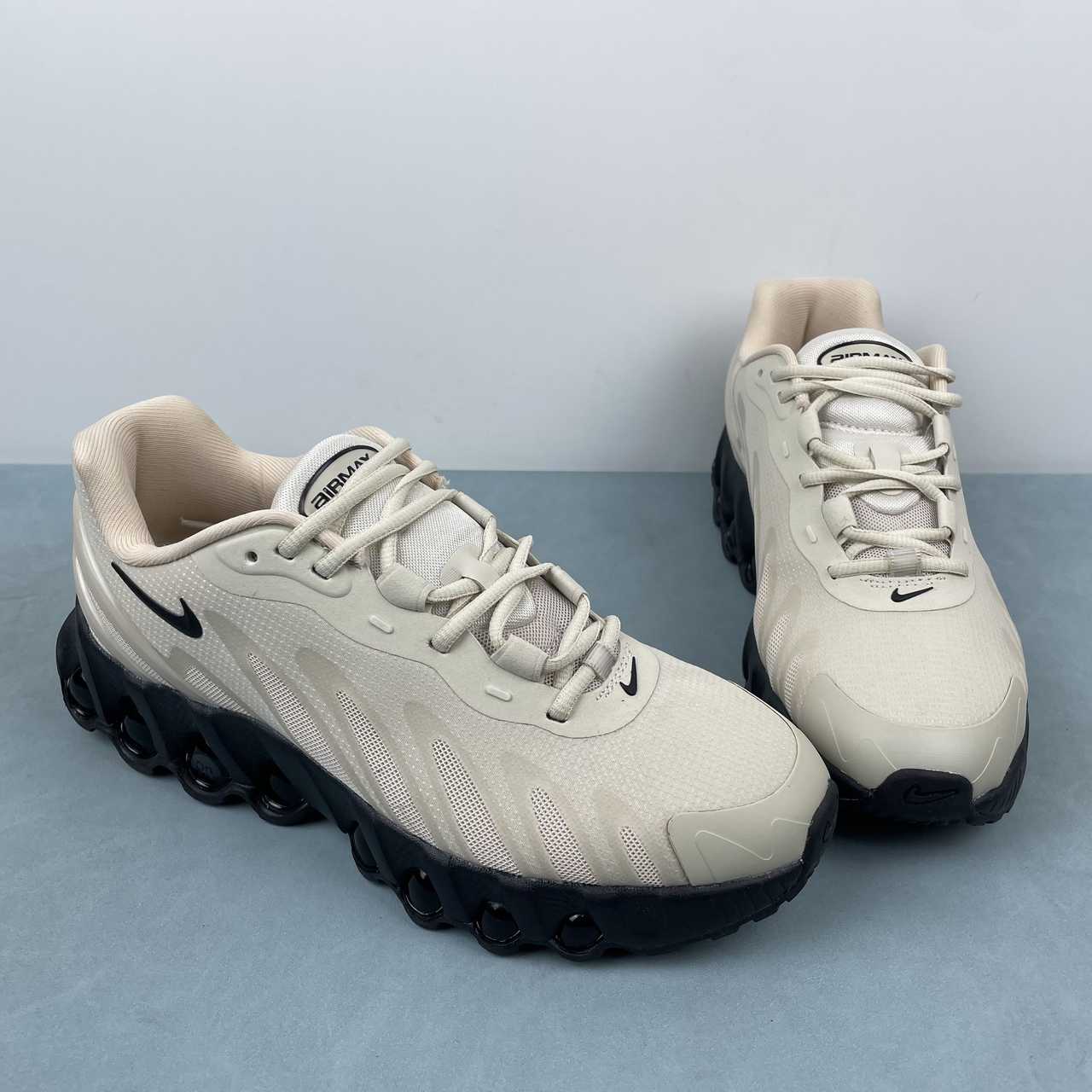 NIKE AIR MAX DN8 x FOSSIL NOIR