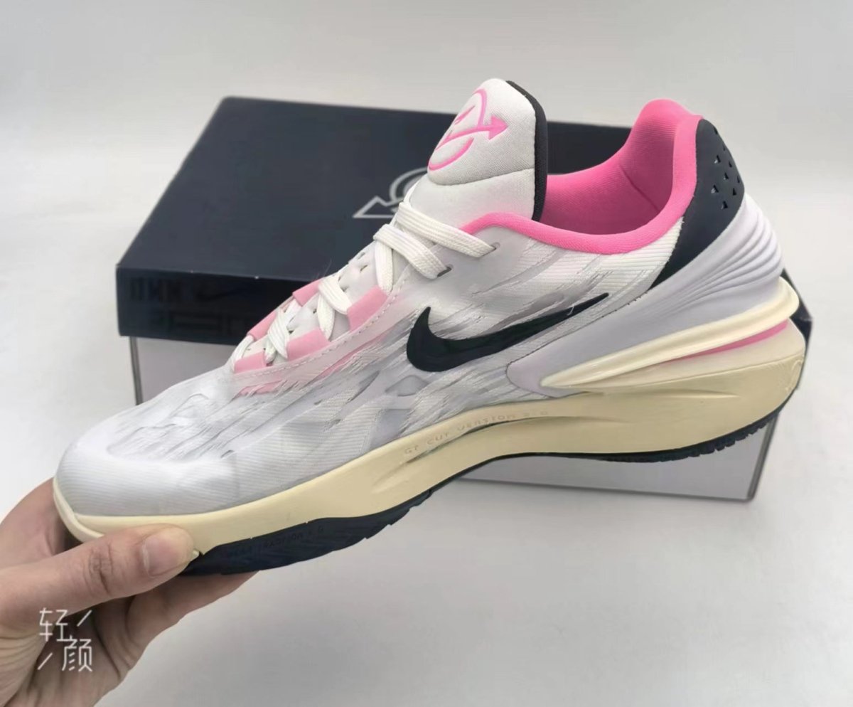 NIKE AIR ZOOM GT CUT 2 x COCONUT MILK PINK SPELL