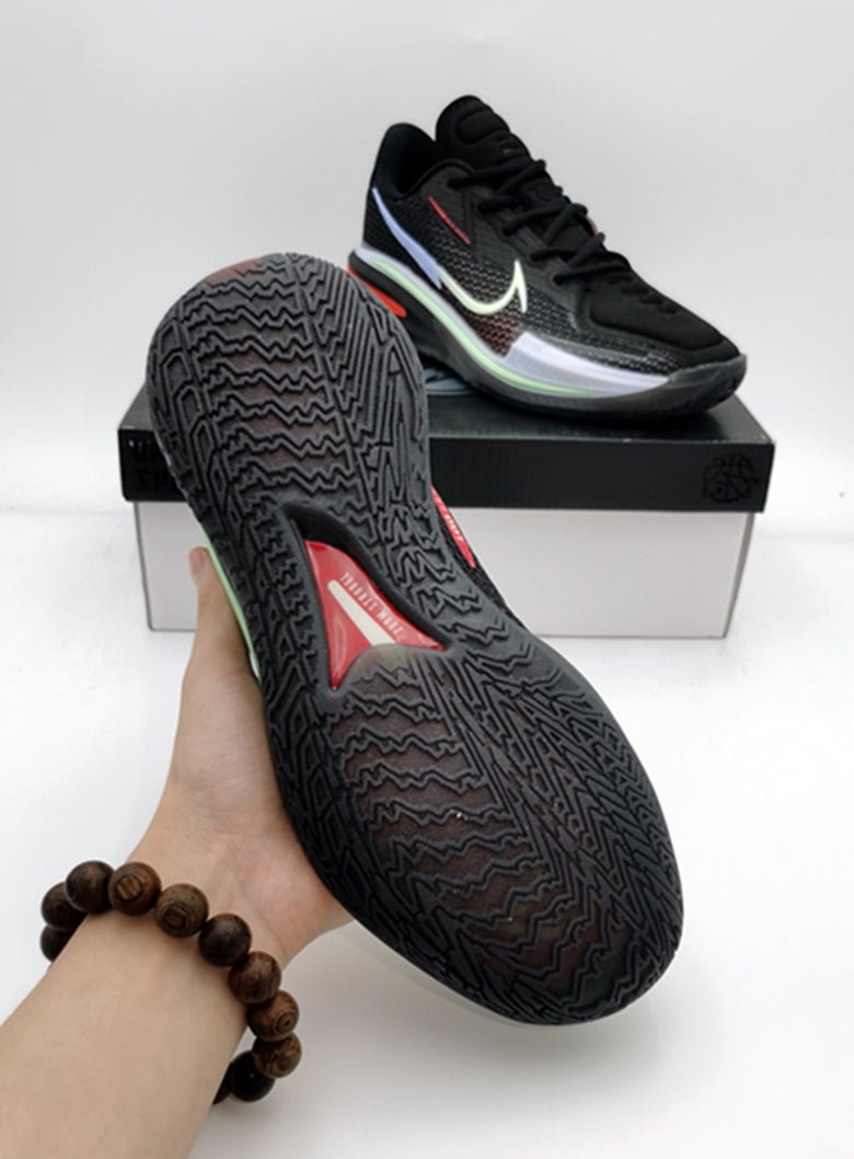 NIKE AIR ZOOM GT CUT x NOIR VERT CARMIN