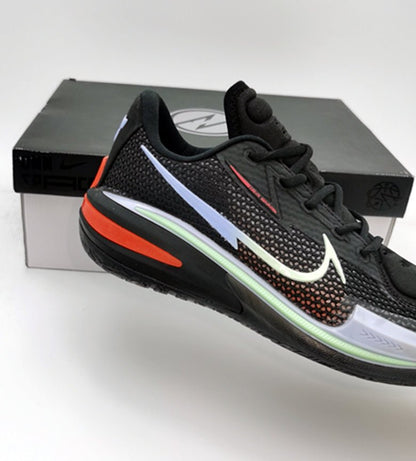 NIKE AIR ZOOM GT CUT x NOIR VERT CARMIN