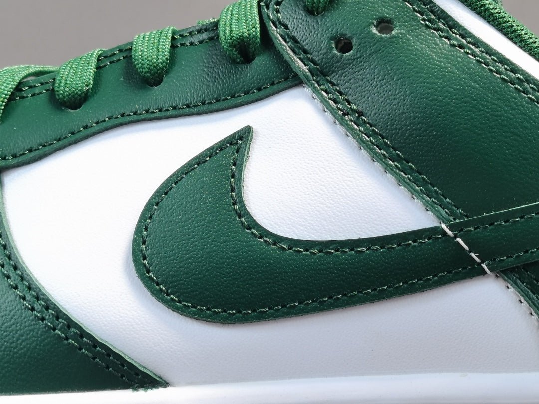 NIKE DUNK x MICHIGAN STATE