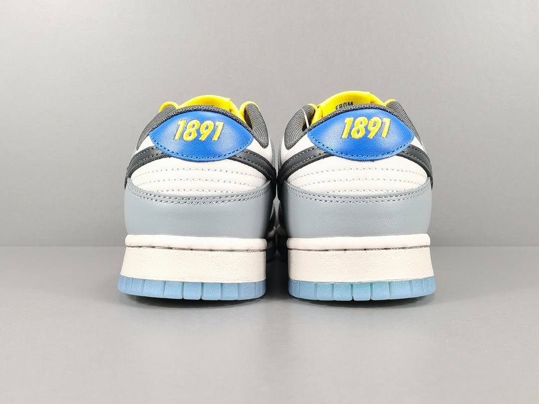 NIKE DUNK x CAROLINE DU NORD