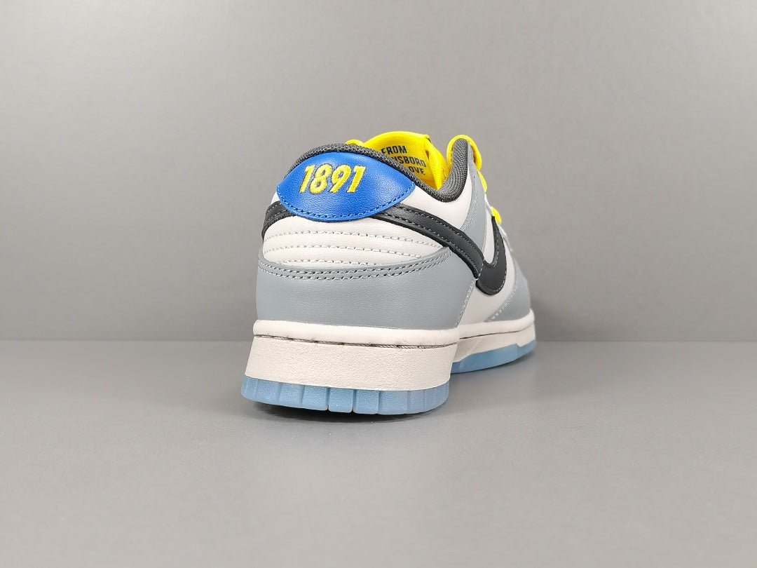 NIKE DUNK x CAROLINE DU NORD