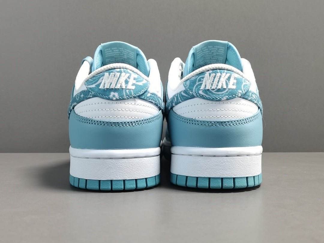 NIKE DUNK x PAISLEY PACK BLEU PORTÉ