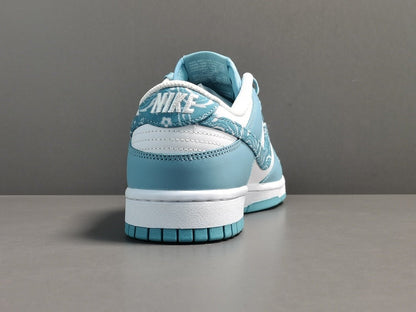 NIKE DUNK x PAISLEY PACK BLEU PORTÉ