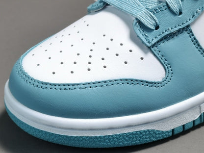 NIKE DUNK x PAISLEY PACK BLEU PORTÉ