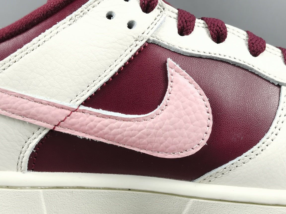 NIKE DUNK x SAINT-VALENTIN