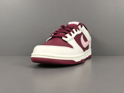 NIKE DUNK x SAINT-VALENTIN