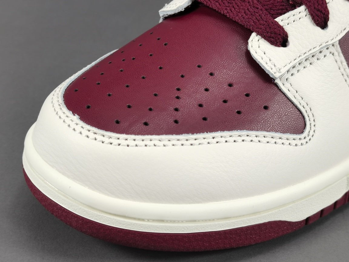 NIKE DUNK x SAINT-VALENTIN