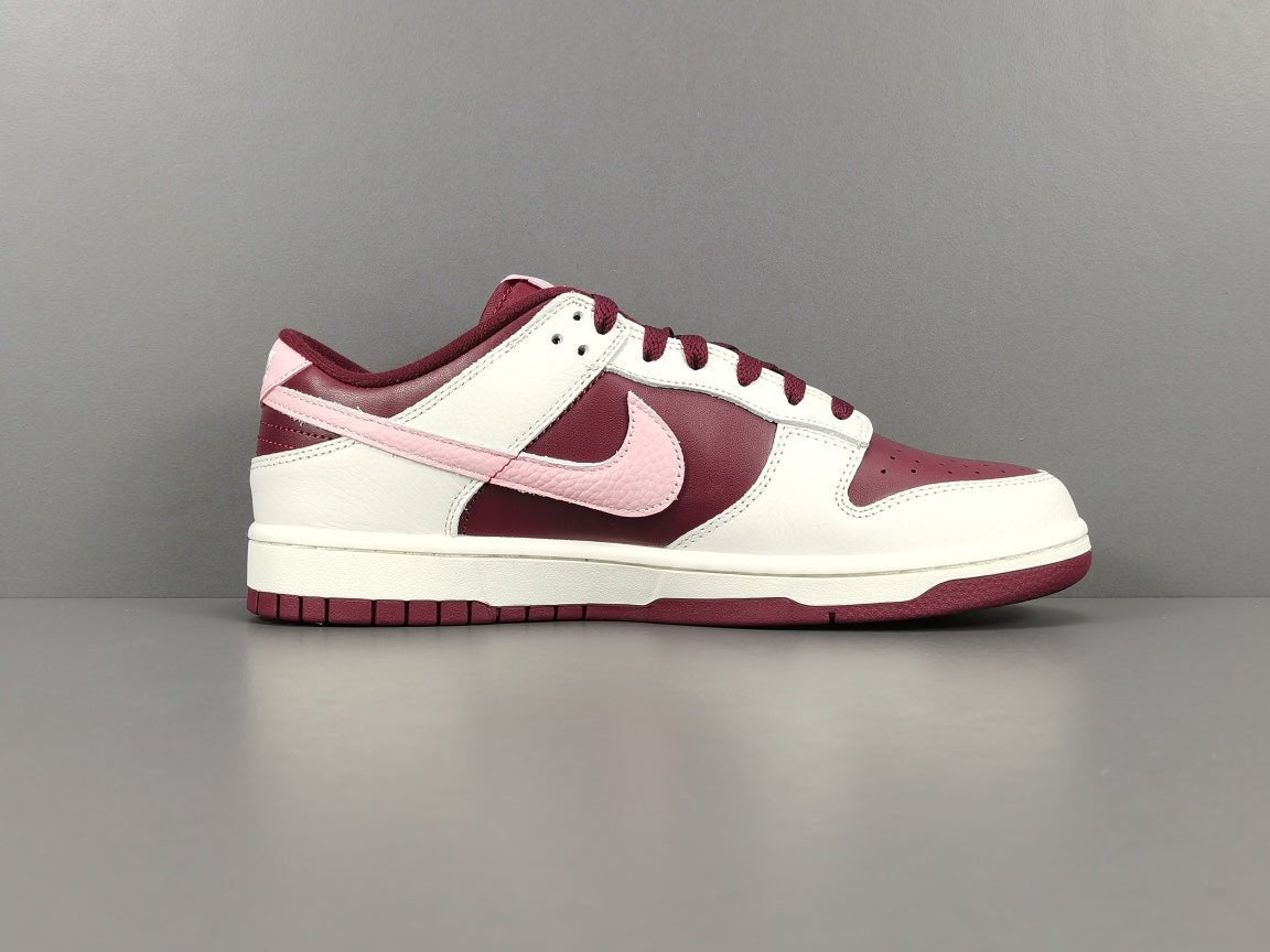 NIKE DUNK x SAINT-VALENTIN