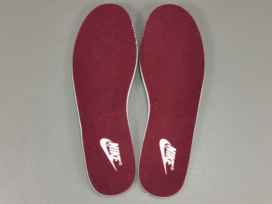 NIKE DUNK x SAINT-VALENTIN