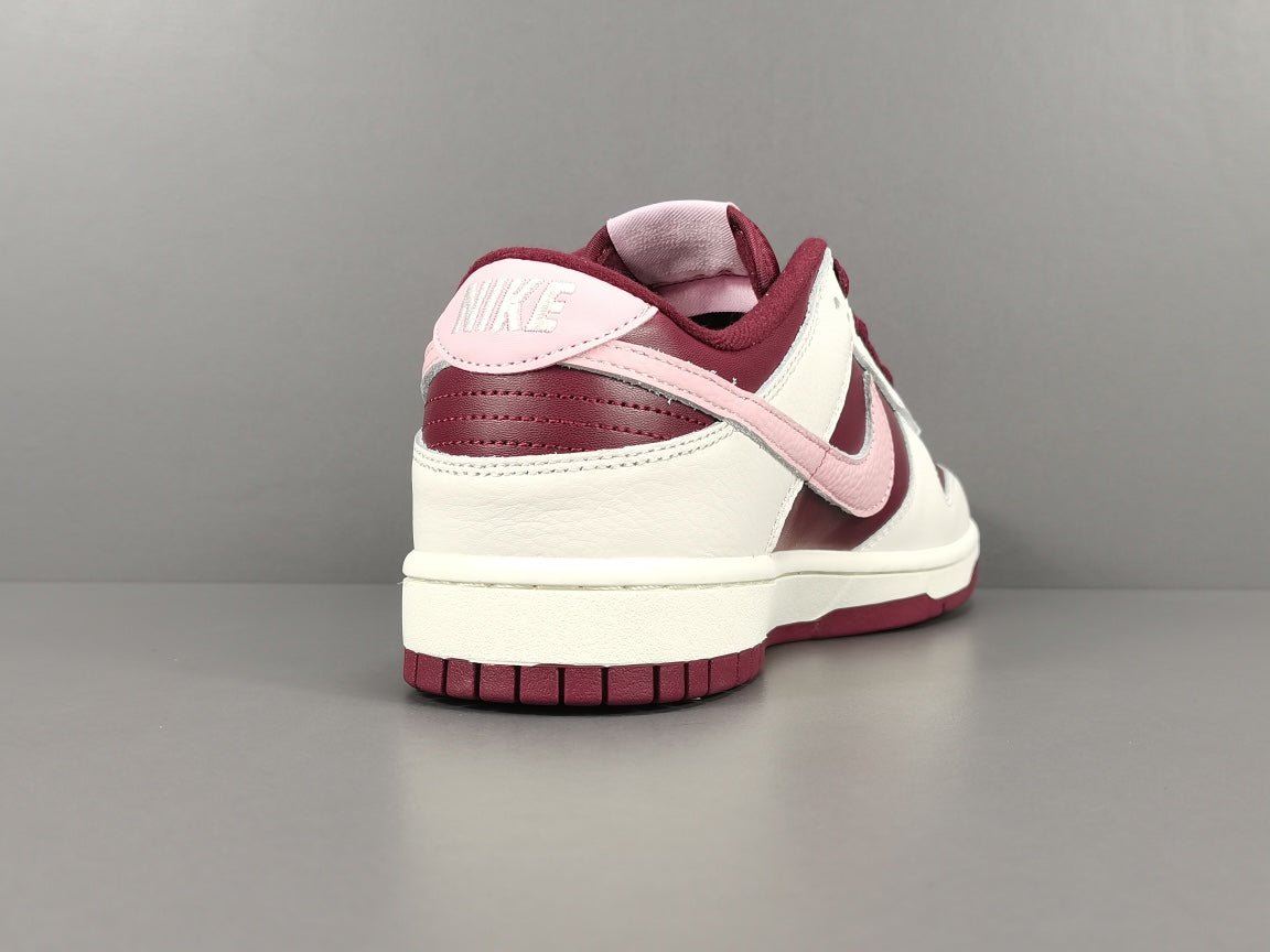 NIKE DUNK x SAINT-VALENTIN