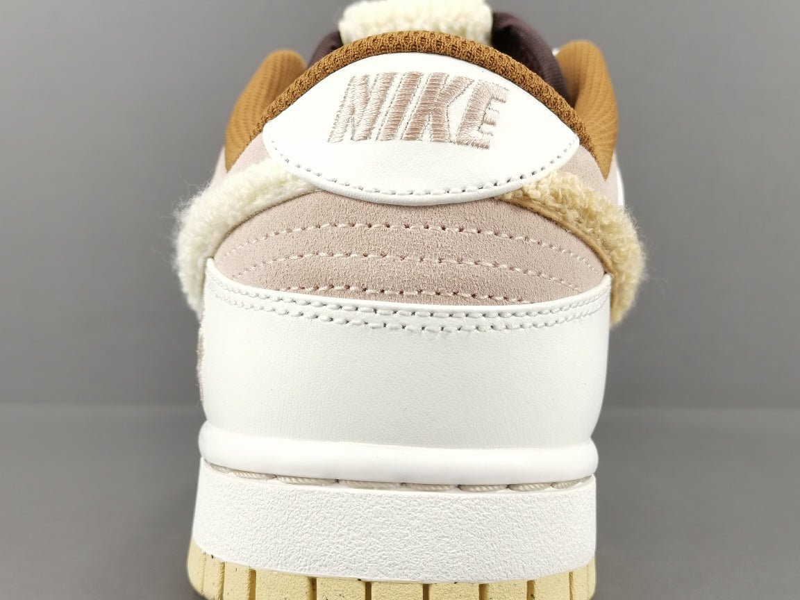 NIKE DUNK x ANNÉE DU LAPIN FOSSILE STONE