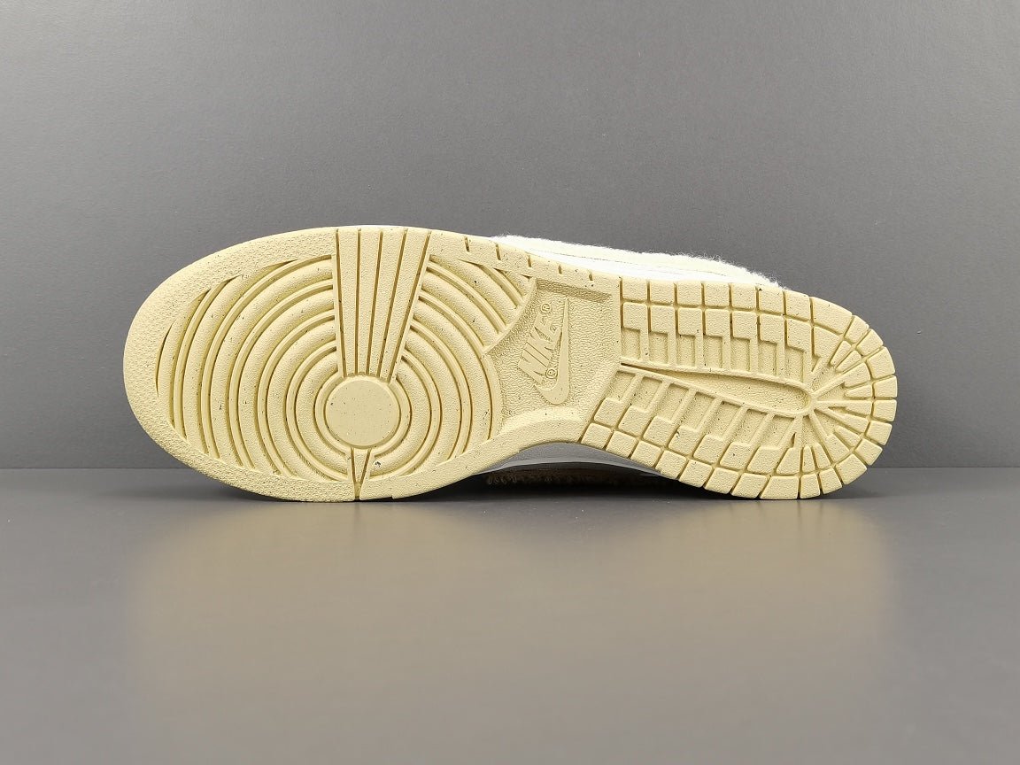 NIKE DUNK x ANNÉE DU LAPIN FOSSILE STONE