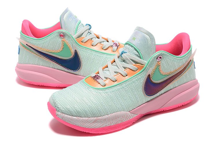 NIKE LEBRON 20 x MACHINE À REMONTER LE TEMPS