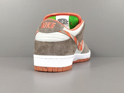 NIKE SB DUNK x CRUSHED DC