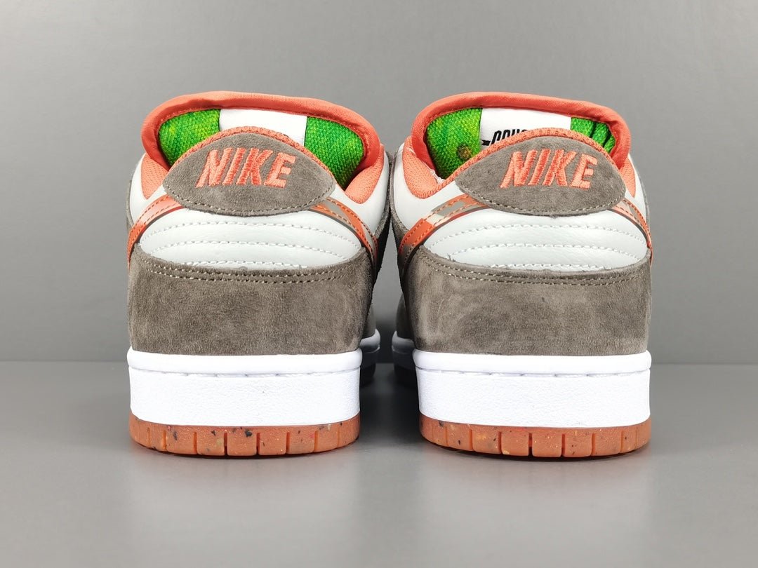 NIKE SB DUNK x CRUSHED DC