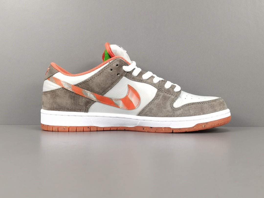 NIKE SB DUNK x CRUSHED DC