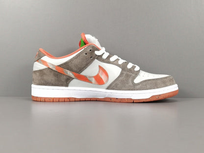 NIKE SB DUNK x CRUSHED DC
