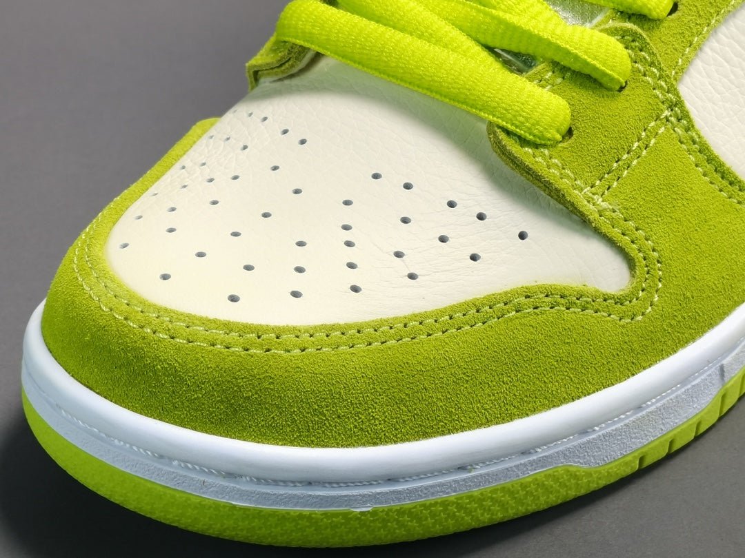 NIKE SB DUNK x POMME VERTE