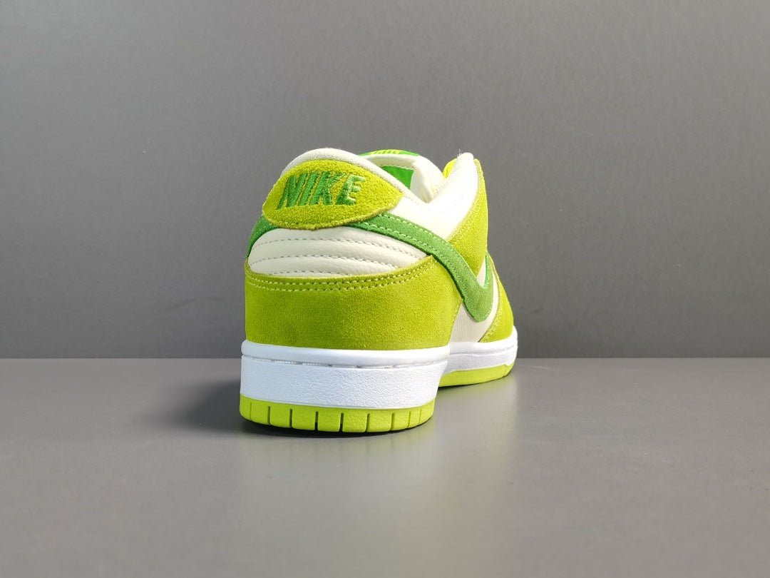 NIKE SB DUNK x POMME VERTE