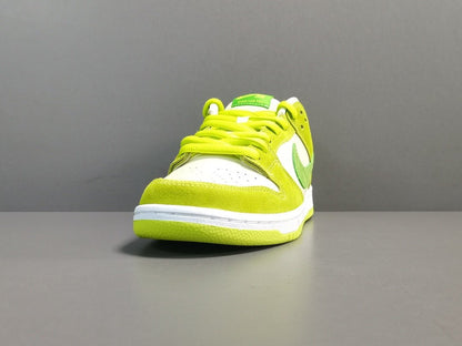 NIKE SB DUNK x POMME VERTE