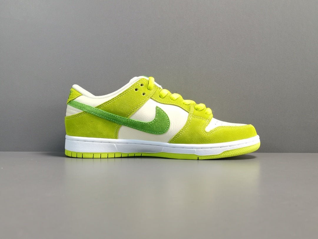 NIKE SB DUNK x POMME VERTE