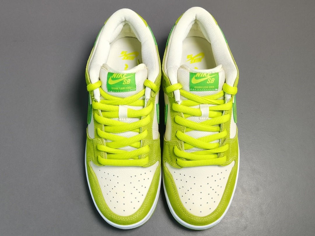 NIKE SB DUNK x POMME VERTE