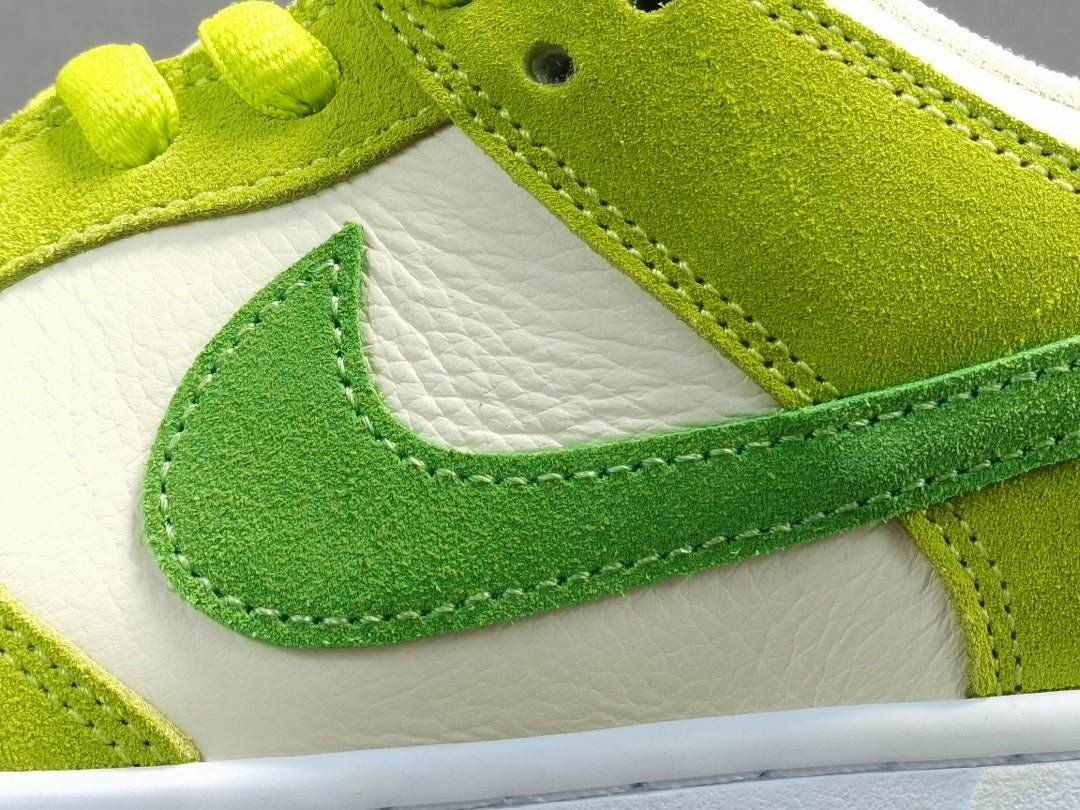 NIKE SB DUNK x POMME VERTE