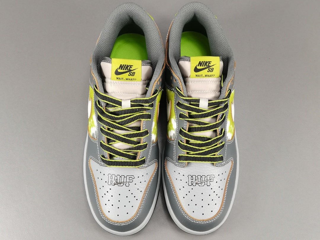 NIKE SB DUNK x HUF (AMIS ET FAMILLE)