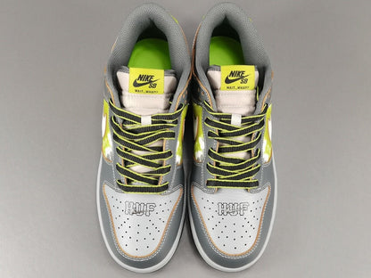 NIKE SB DUNK x HUF (AMIS ET FAMILLE)