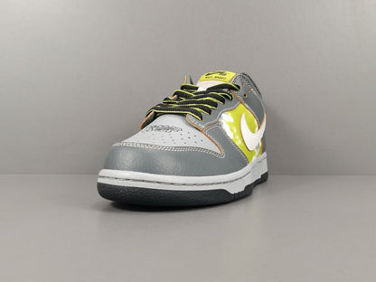 NIKE SB DUNK x HUF (AMIS ET FAMILLE)