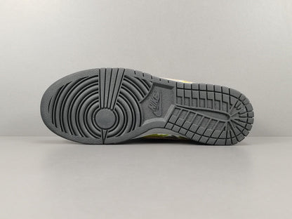 NIKE SB DUNK x HUF (AMIS ET FAMILLE)