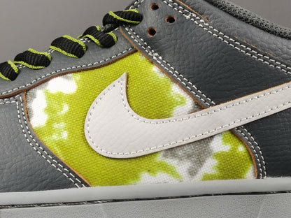 NIKE SB DUNK x HUF (AMIS ET FAMILLE)