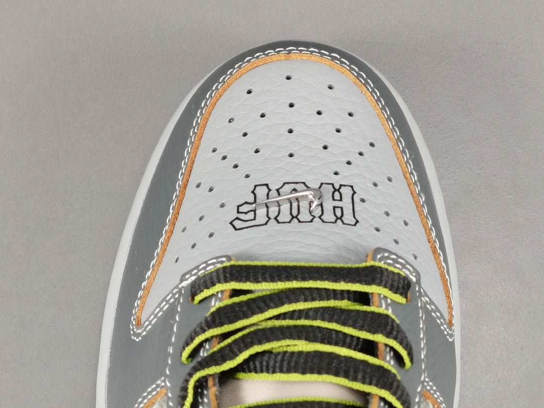 NIKE SB DUNK x HUF (AMIS ET FAMILLE)