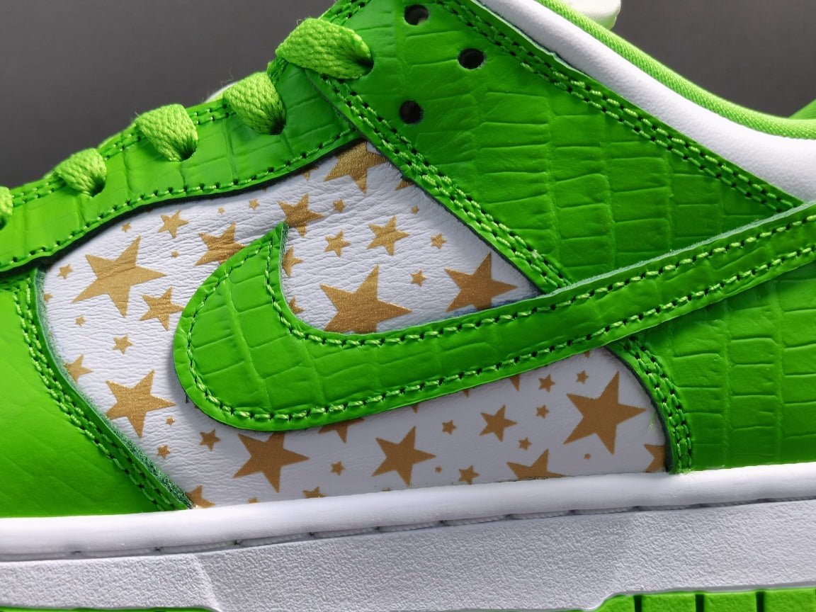 NIKE SB DUNK x SUPREME STARS VERT MOYEN