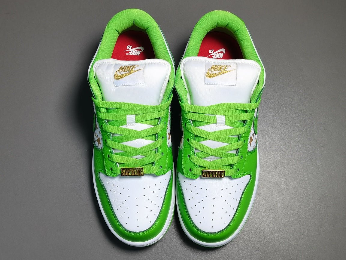 NIKE SB DUNK x SUPREME STARS VERT MOYEN