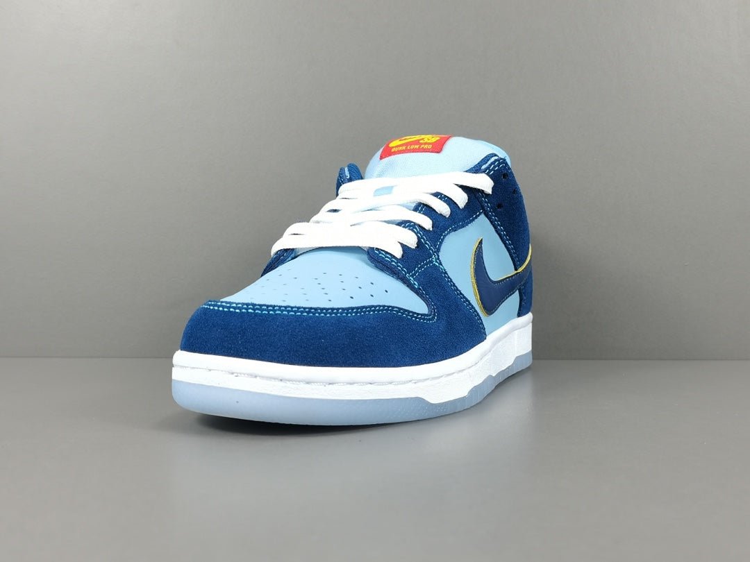 NIKE SB DUNK x POURQUOI SI TRISTE ?