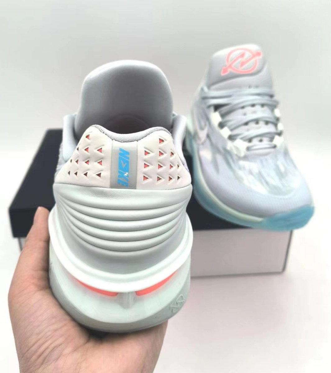 NIKE ZOOM GT CUT 2 x AVANT-GARDE 